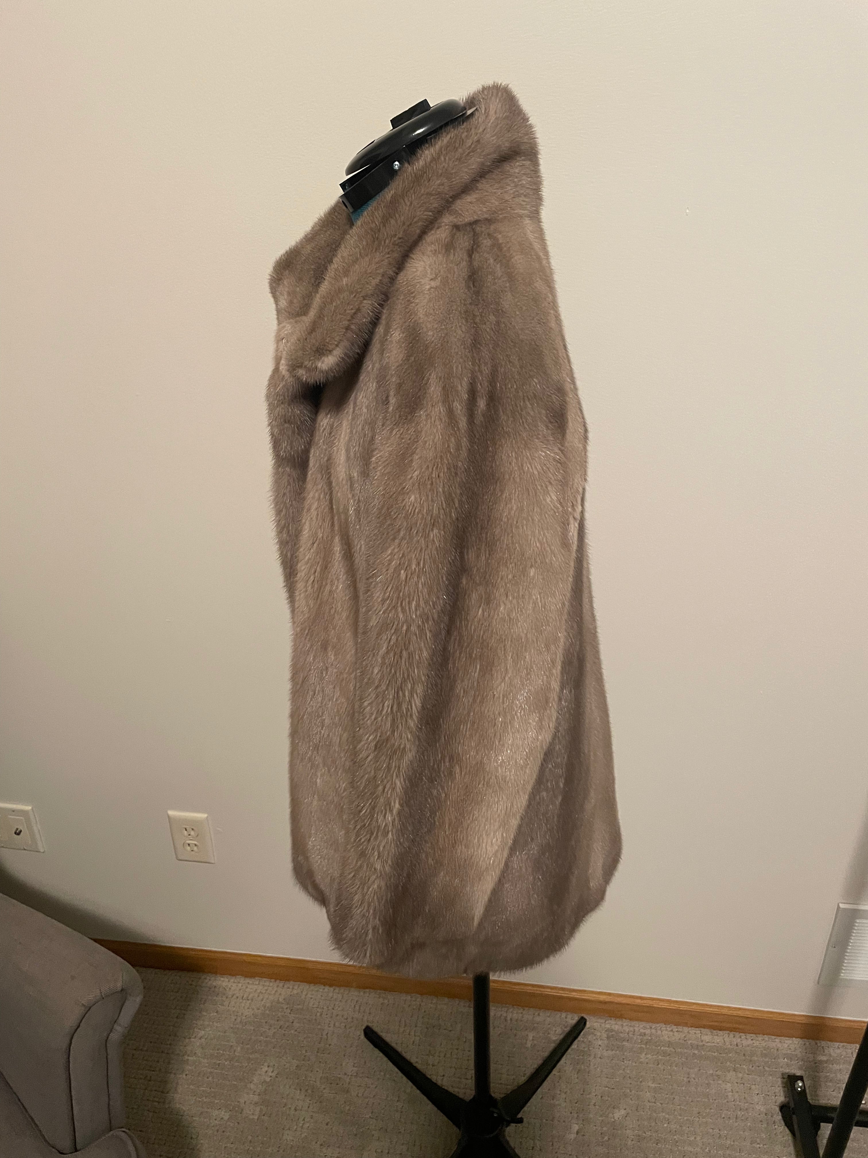 Stunning New Sapphire Mink Stroller/car Coat Sale Size Medium