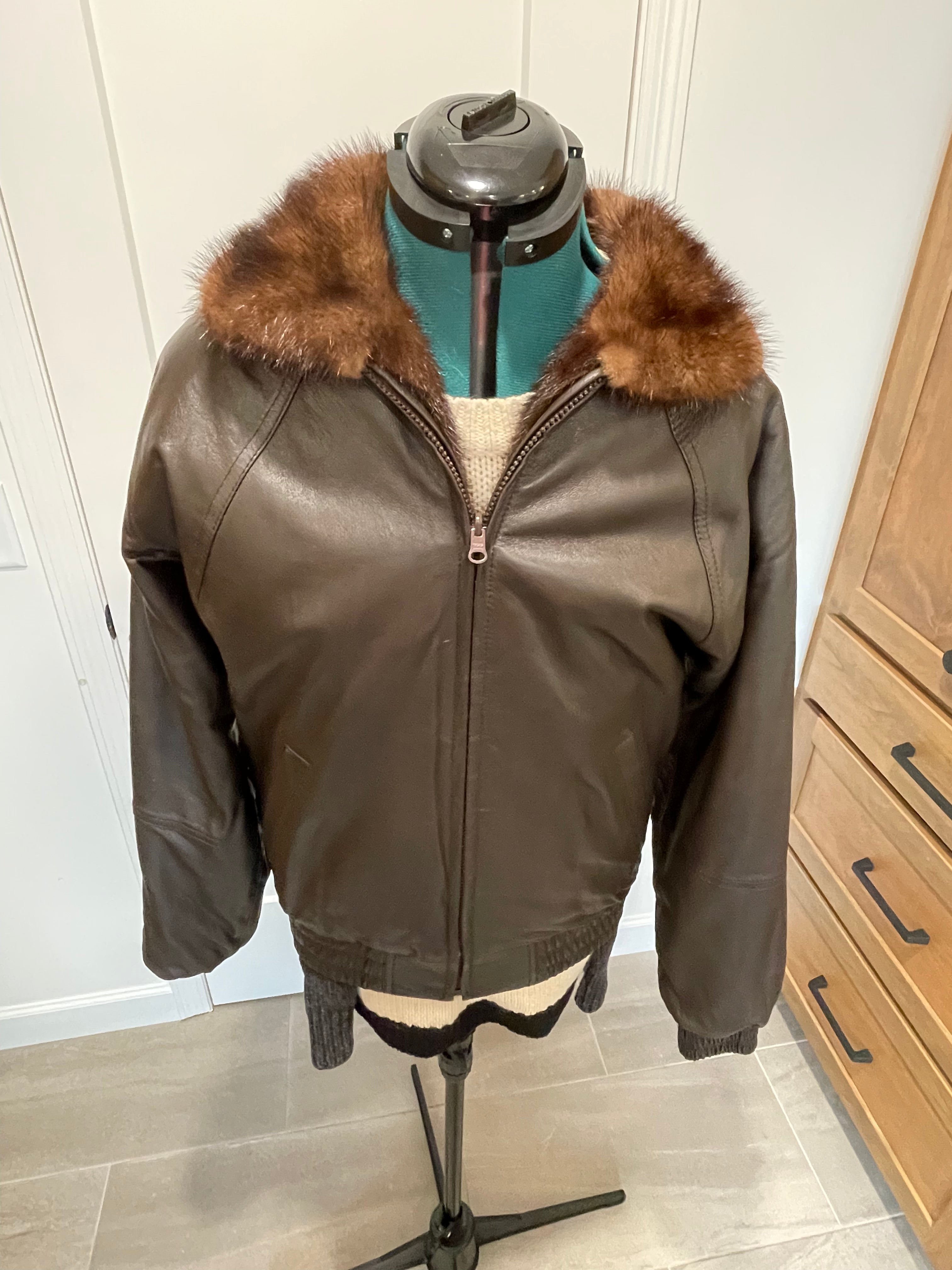 Stunning Women’s Revillon For Saks Reversible Mahogany Mink And Leather Bomber Size Medium