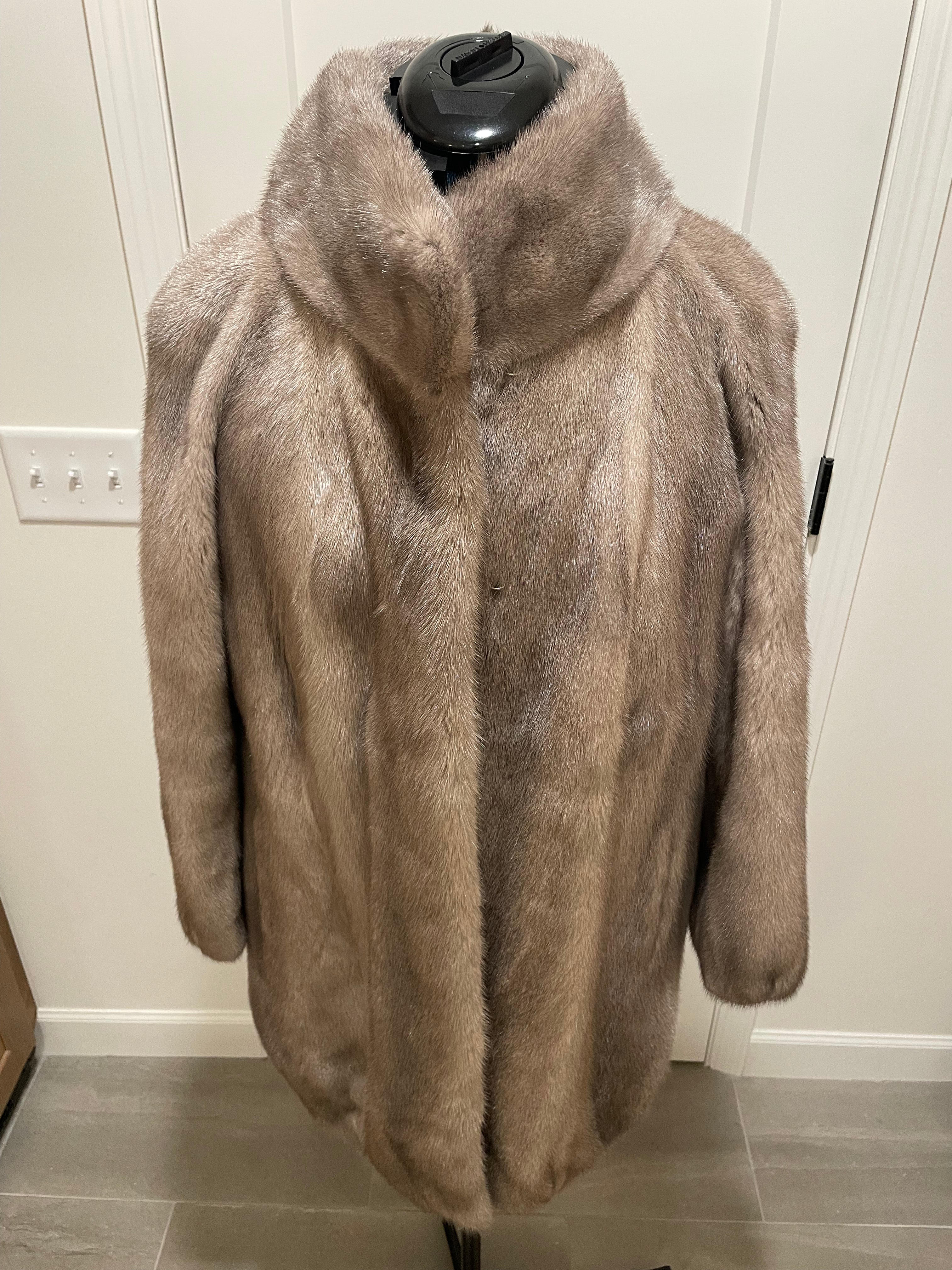 Sapphire Mink Coat – Women’s – New Without Tags Size Medium