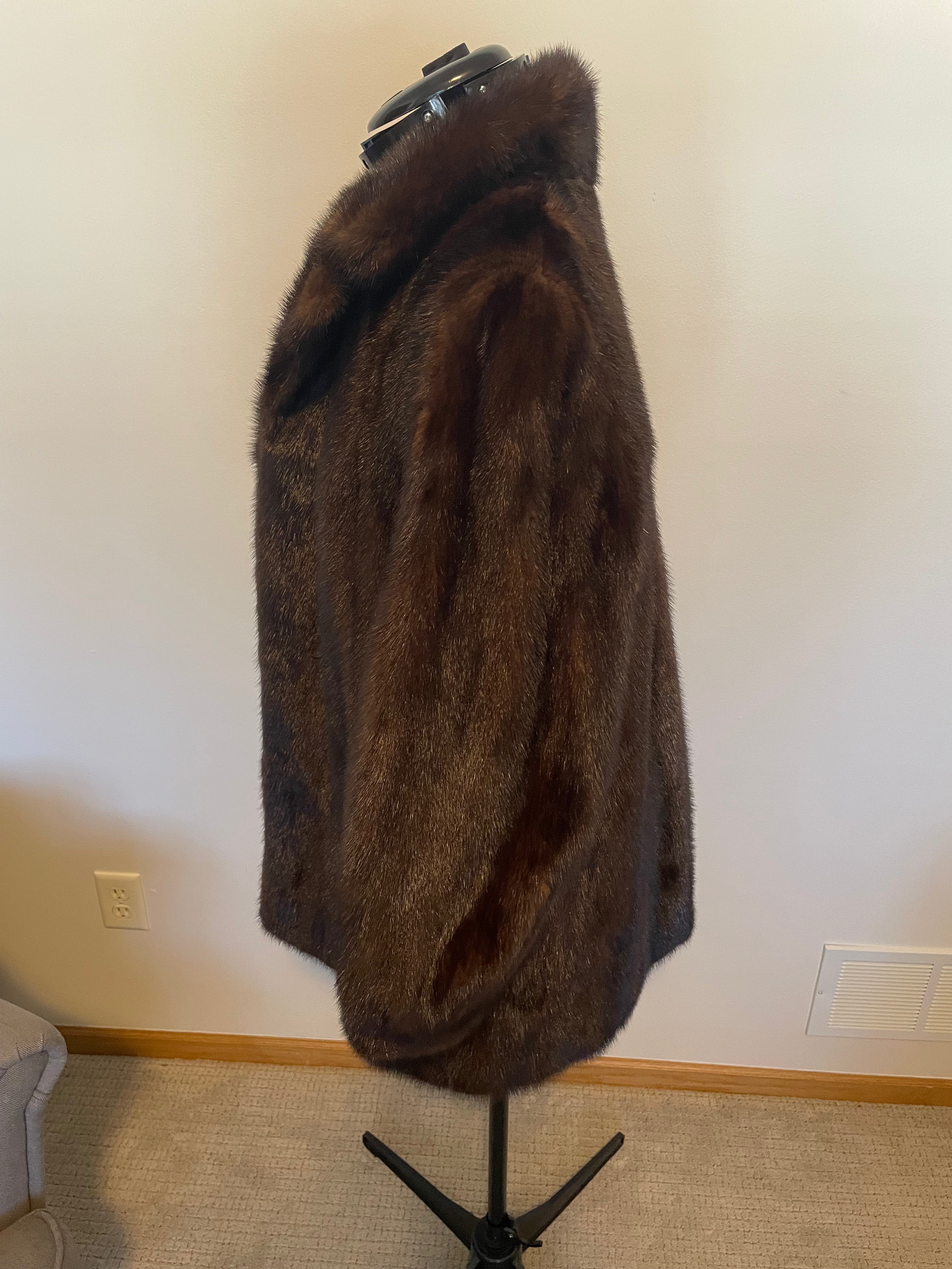 Vintage Mink Fur Jacket – Dark Brown – Women’s Medium Luxury Fur Size Medium