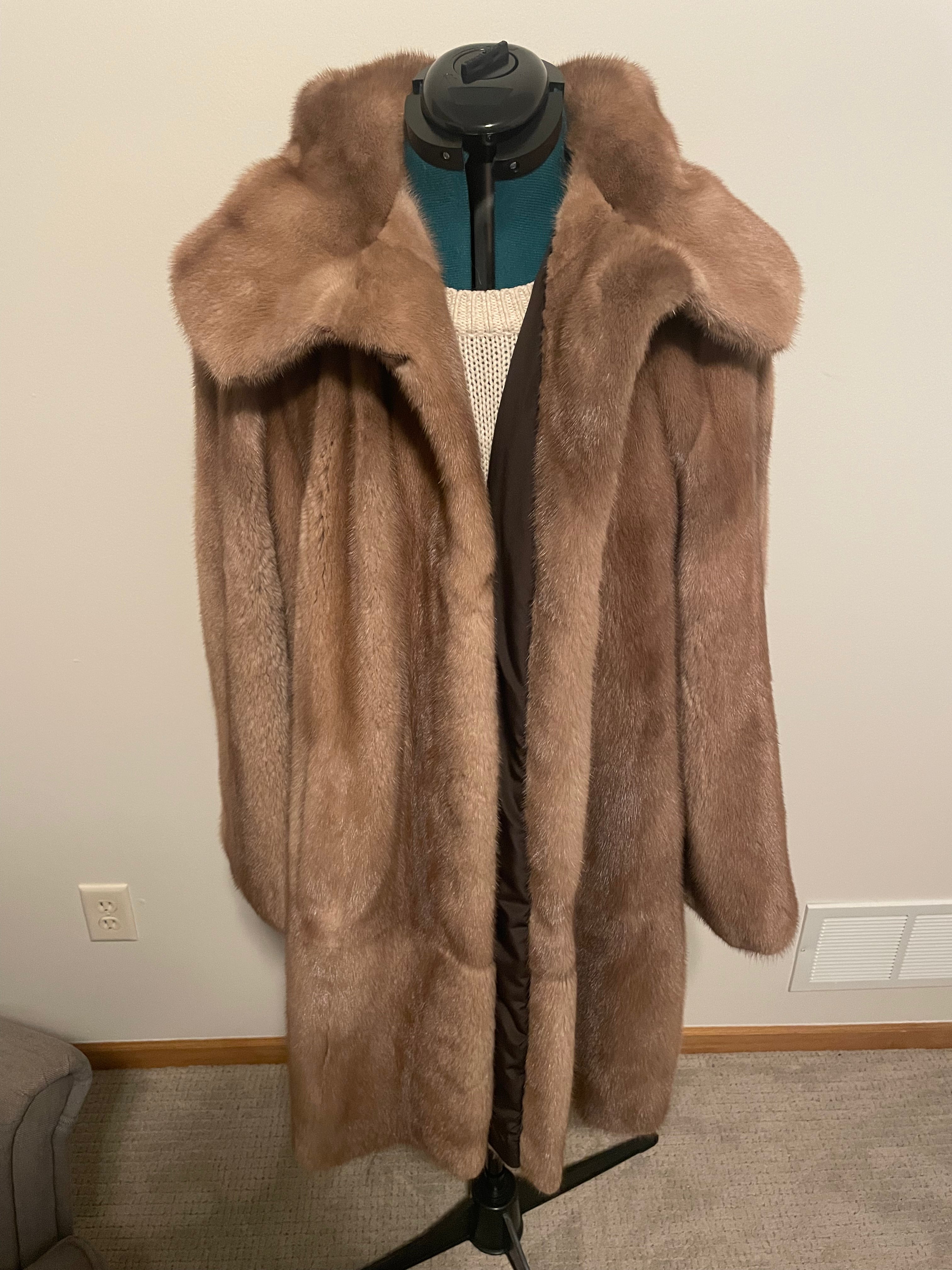 Like New Greek Mink Fur Coat with Double-Sided Hood – Size EU 52 (US 14 / XL to XXL)