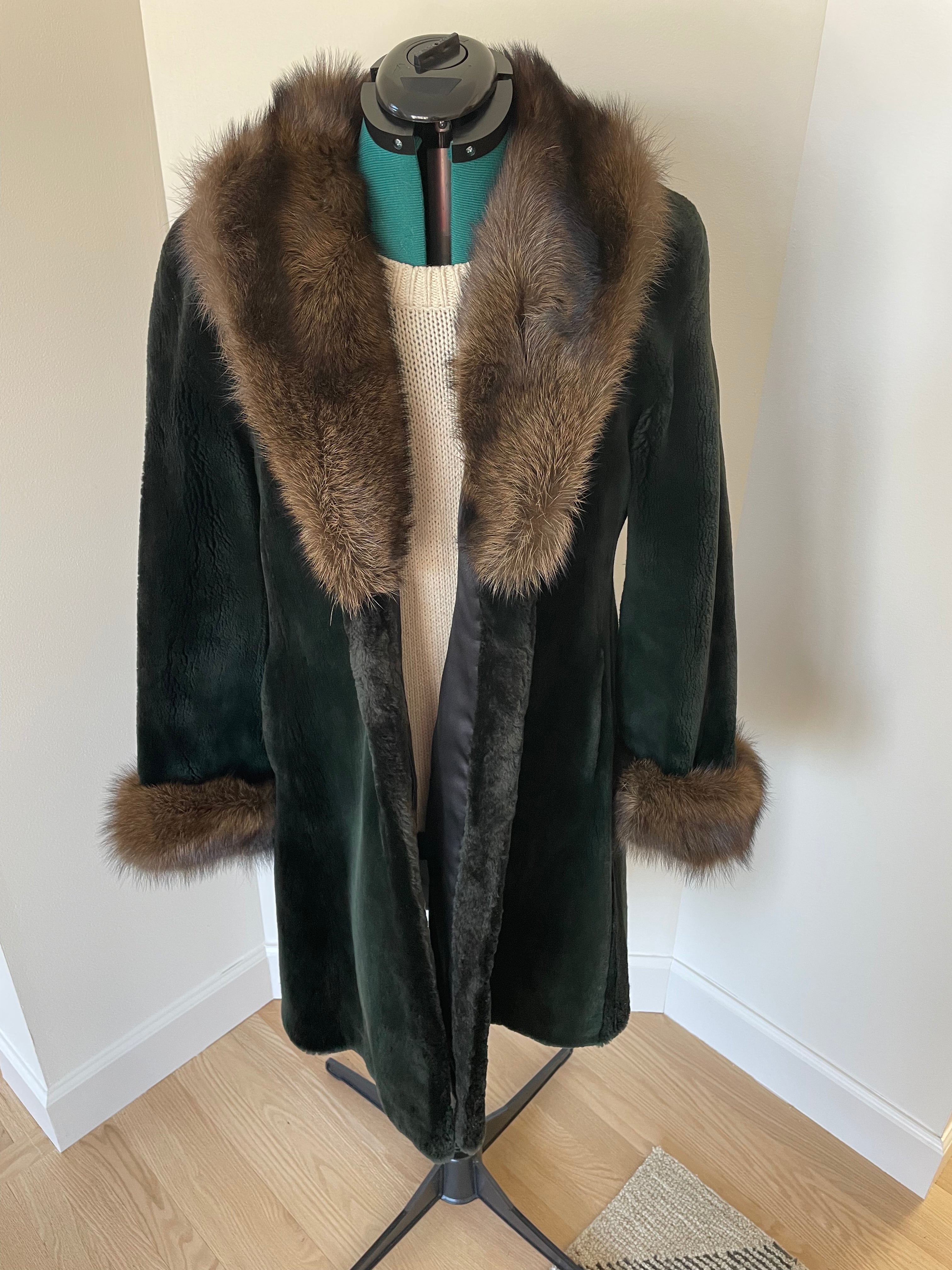 Sheared Green Beaver Coat Stroller With Fisher Fur Collar & Cuffs | Vintage Mano Swartz Size Medium