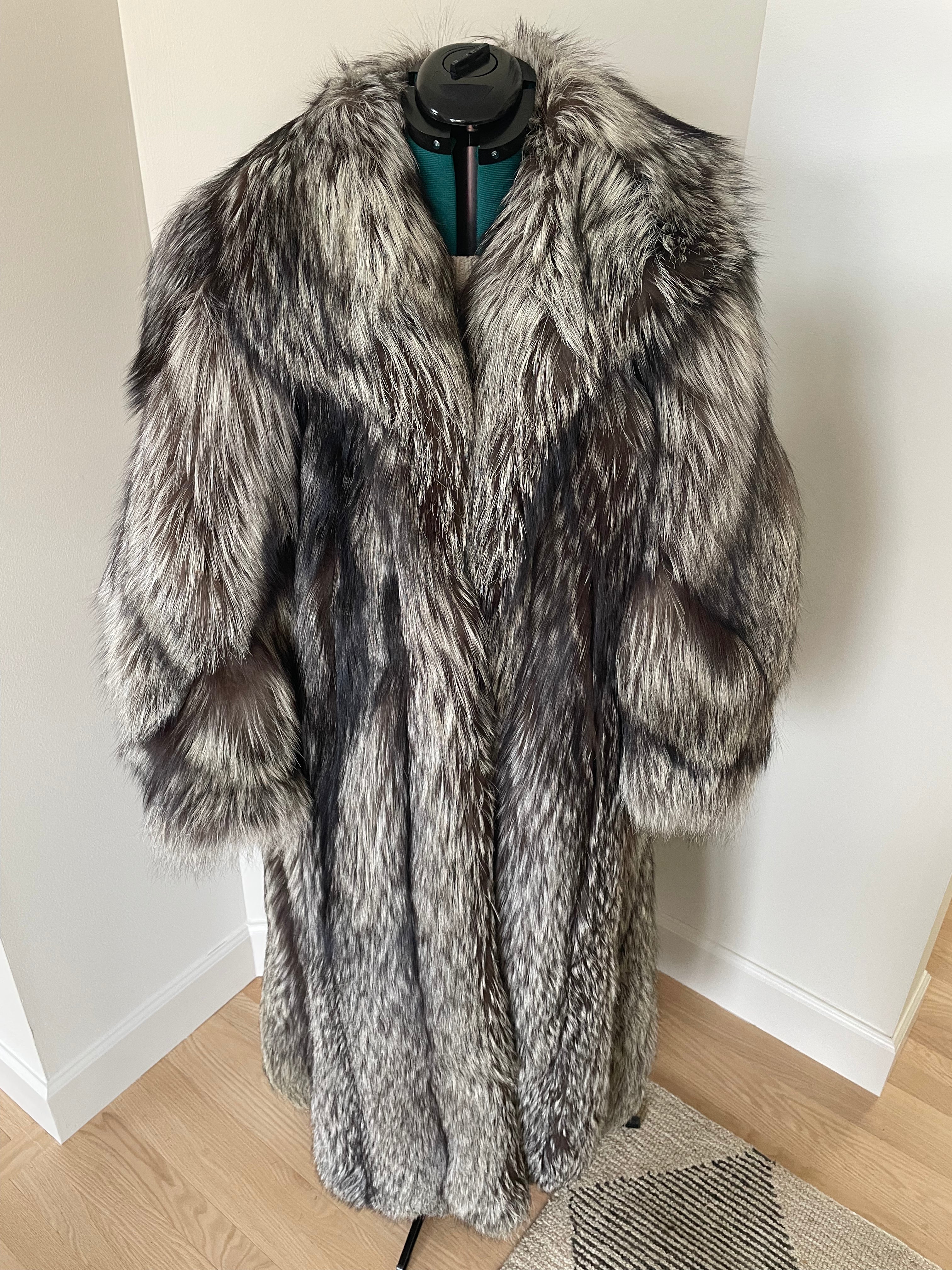 Dramatic Full-Length Silver Fox Bat Wing Coat – 53” Couture Statement Fur