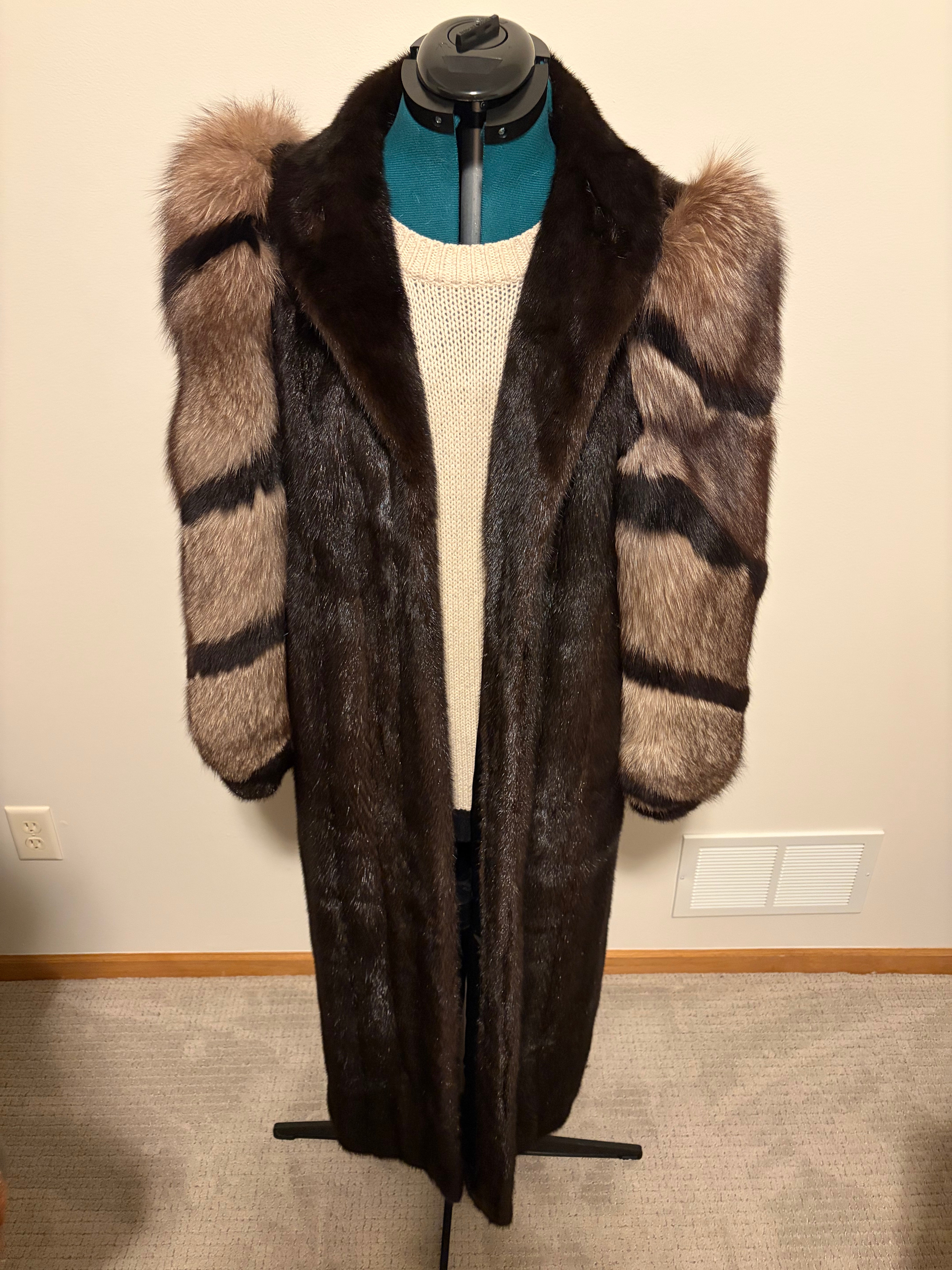 Vintage Mahogany Mink Coat with Dramatic Cross Fox Sleeves – Full Length Luxury Fur – Women’s Small / Size 6 Small