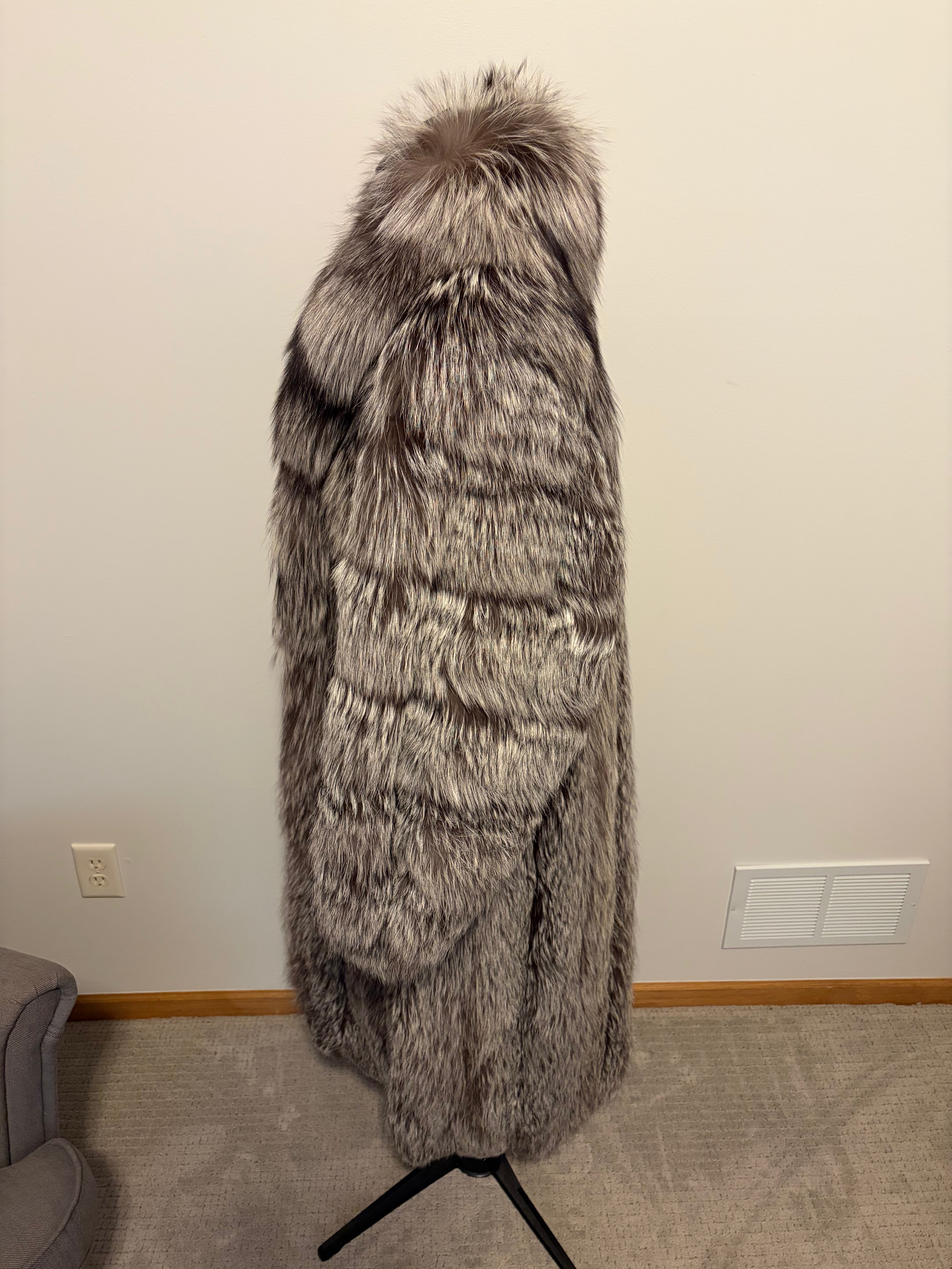 Vintage Silver Fox Fur Coat Full Length Cross Fox Shawl Collar Size M 48” Luxury Fur