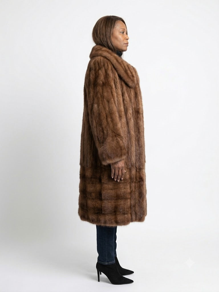 Vintage Italian Pelliceria Micheletti Mahogany Ranch Mink Coat
Boutique Pisa, Italy • Full Let-Out Female Mink • Elegant 91” Sweep • Women’s XL-XXL
