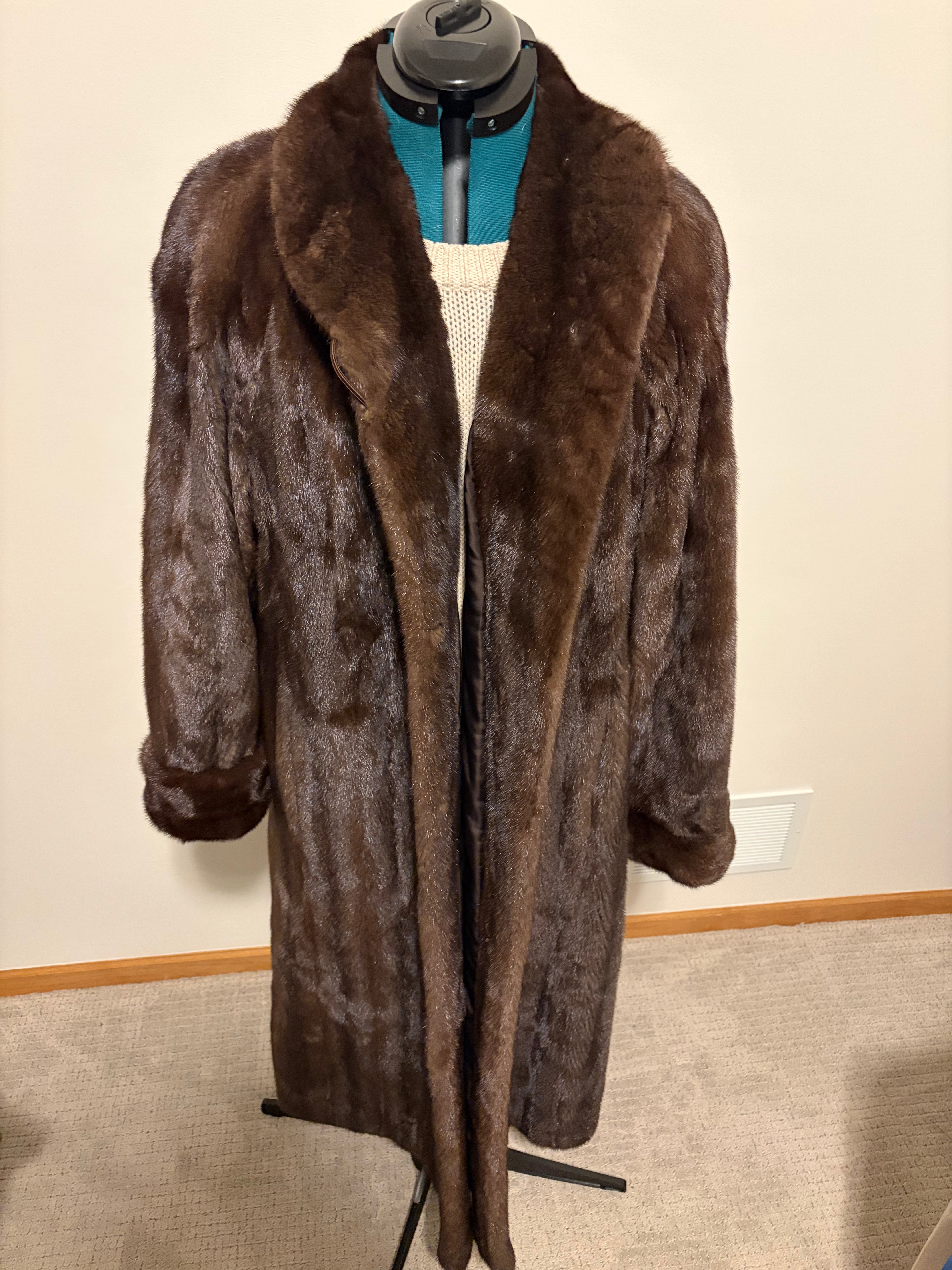 Vintage American Legend Genuine Mink Fur Coat – Full Length – XL