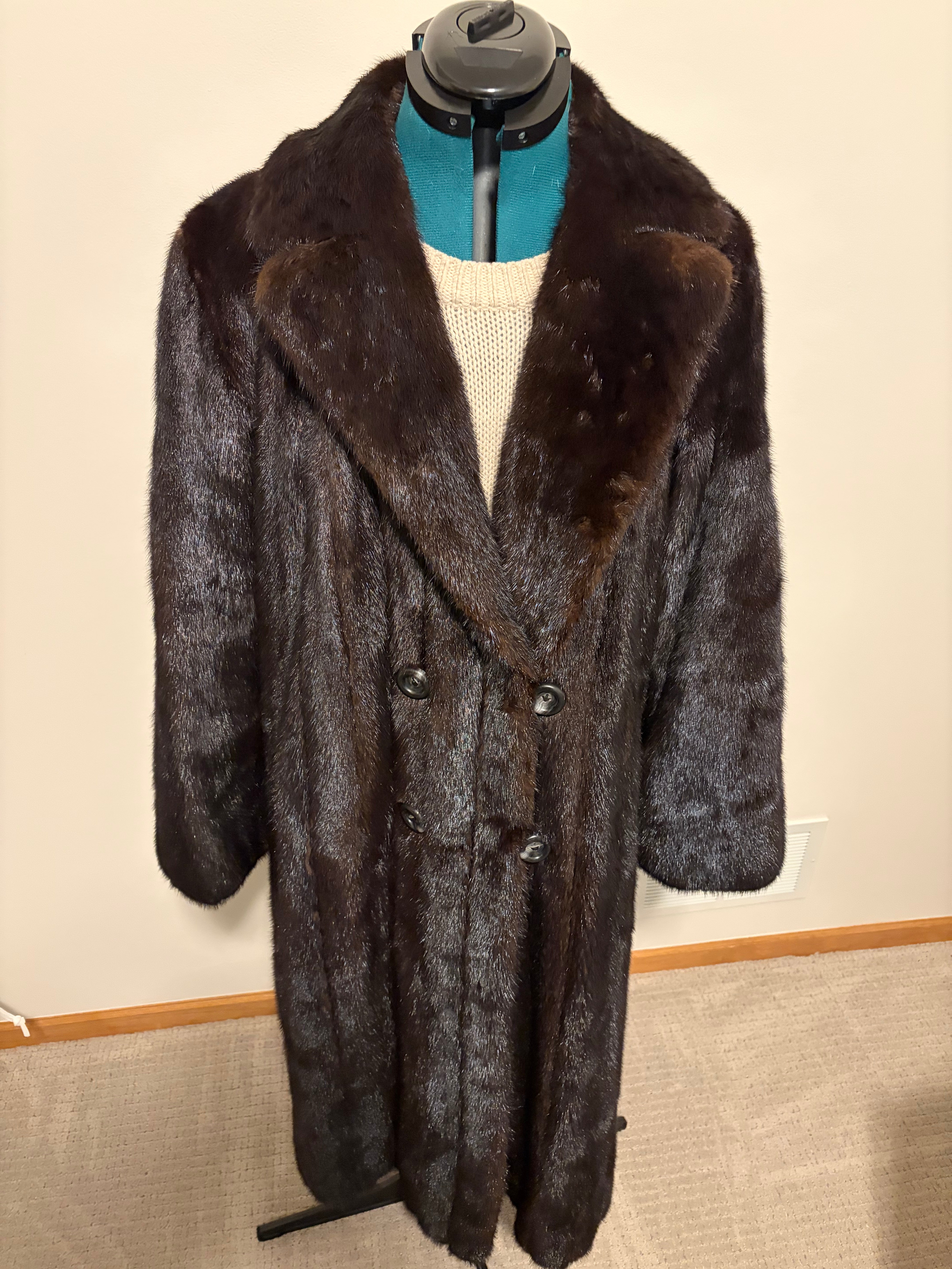 Vintage George Zessi New York Dark Ranch Mink Fur Coat – Double Breasted – Medium