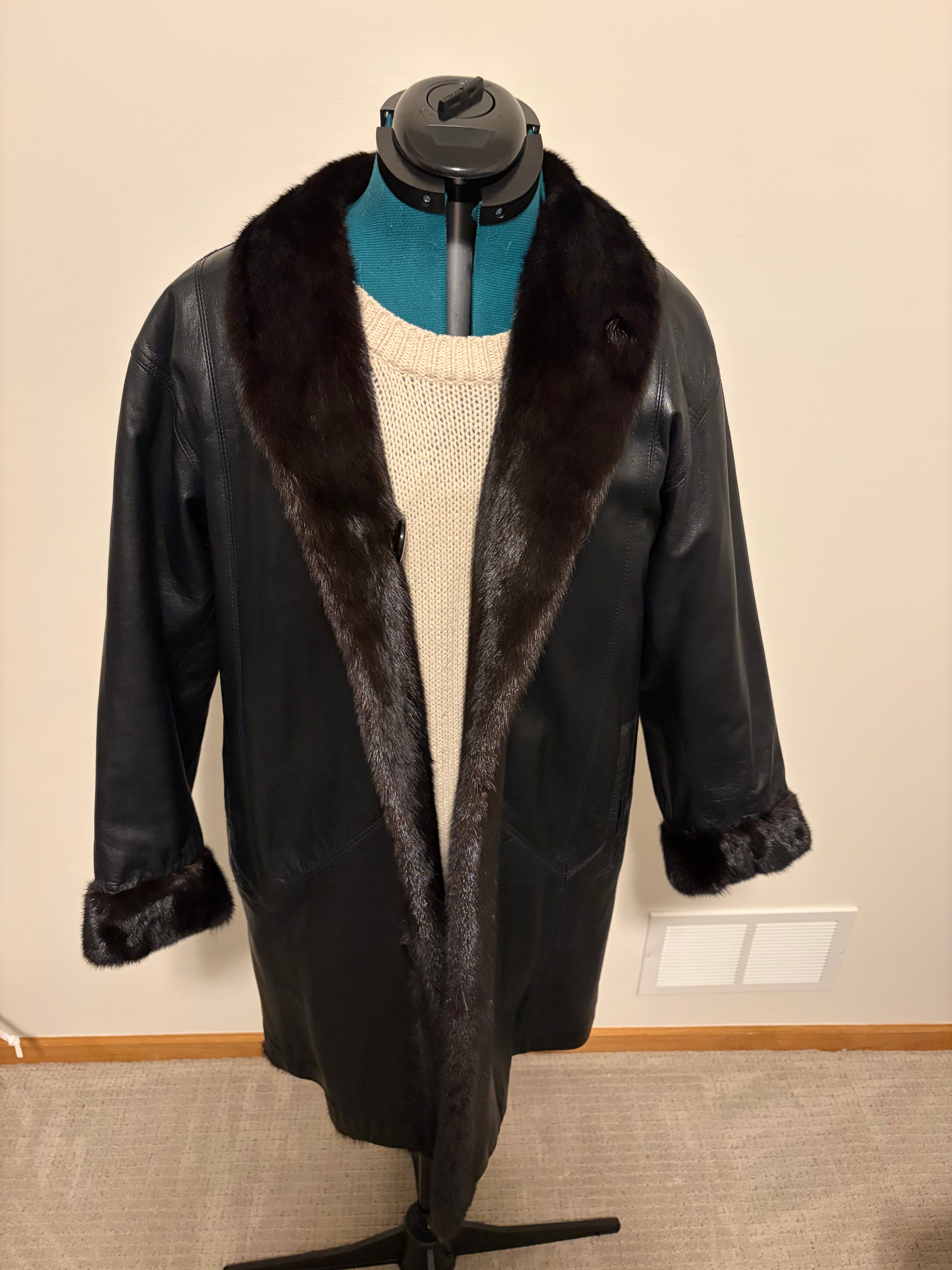 Vintage Reversible Ranch Mink Fur & Black Leather Coat – Women’s Medium