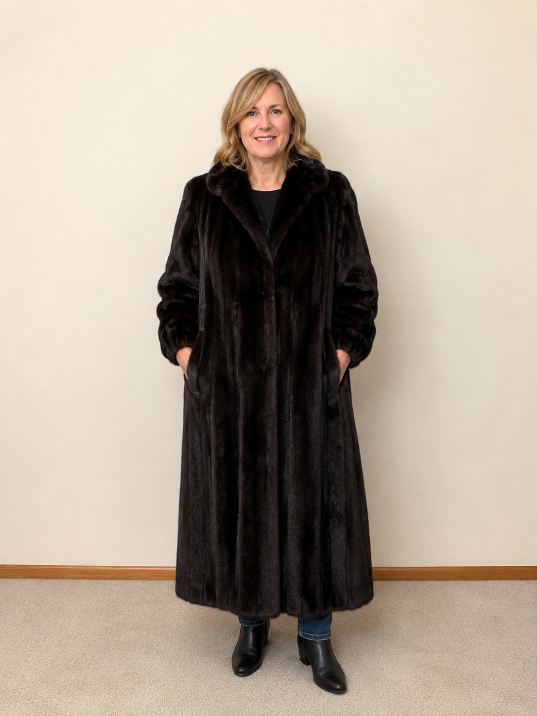 Title: Vintage Jerry Sorbara New York Dark Ranch Mink Fur Coat – Full Length – Large/XL
