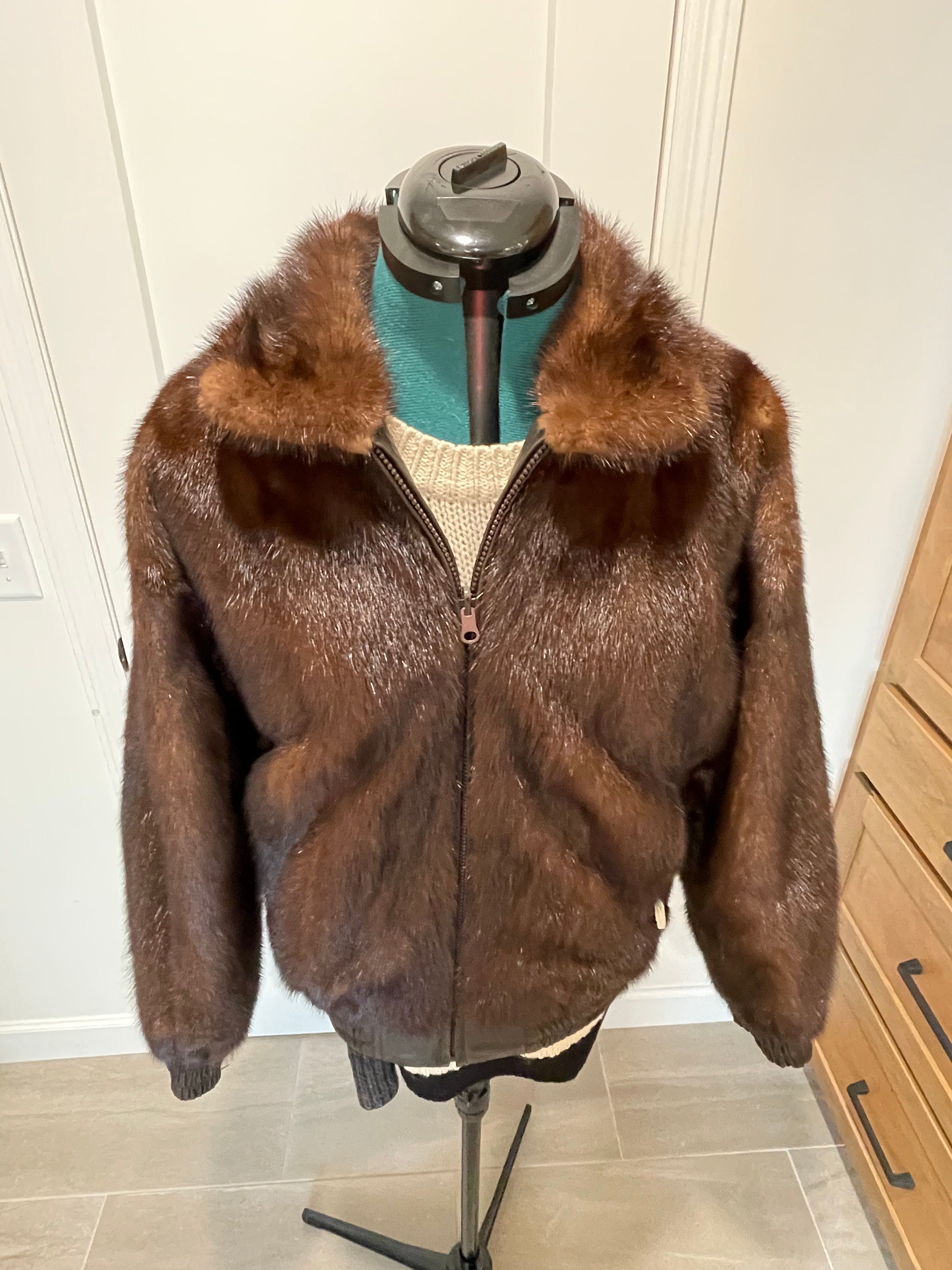 Stunning Women’s Revillon For Saks Reversible Mahogany Mink And Leather Bomber  Size Medium