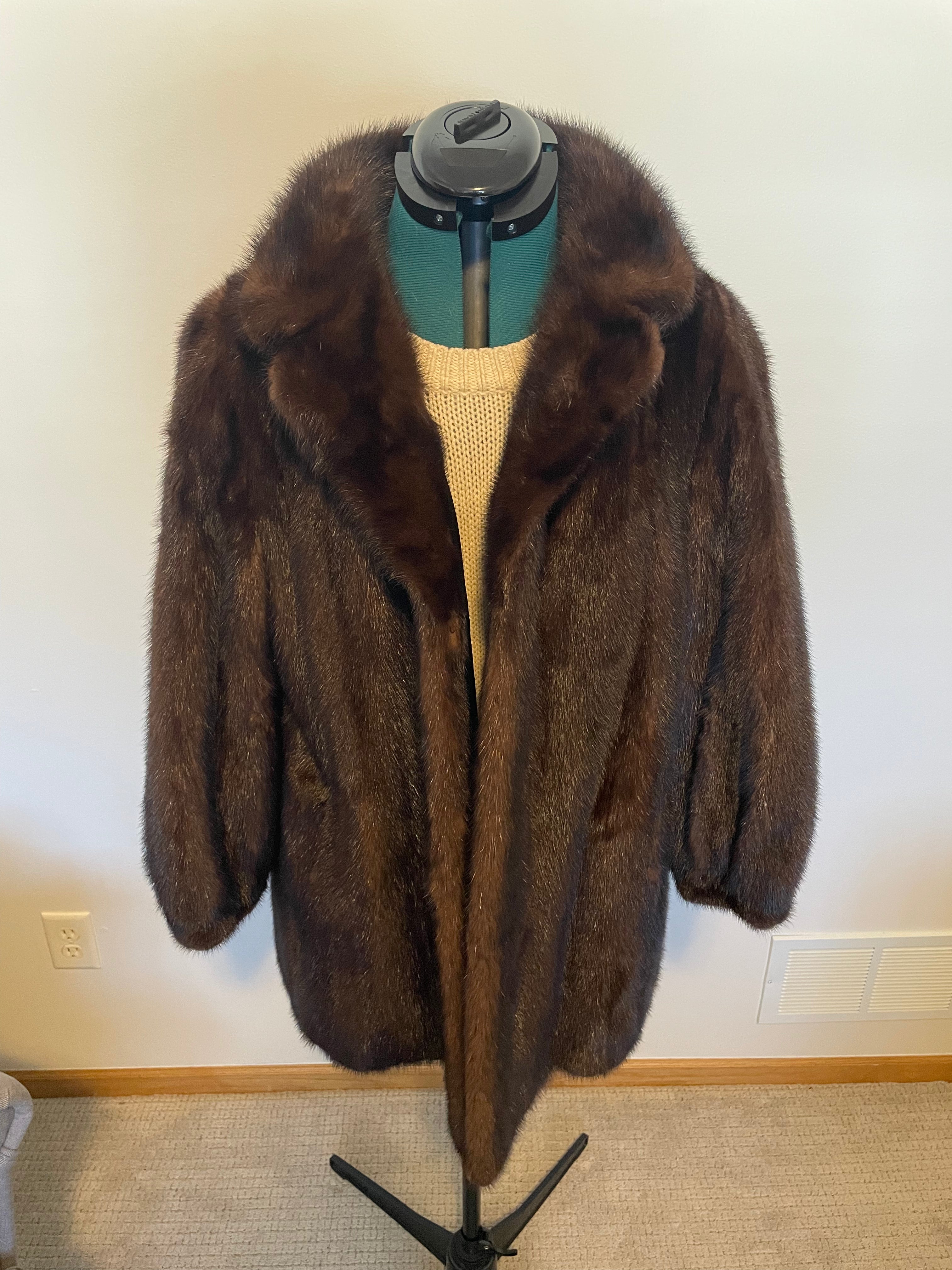 Vintage Mink Fur Jacket – Dark Brown – Women’s Medium Luxury Fur Size Medium