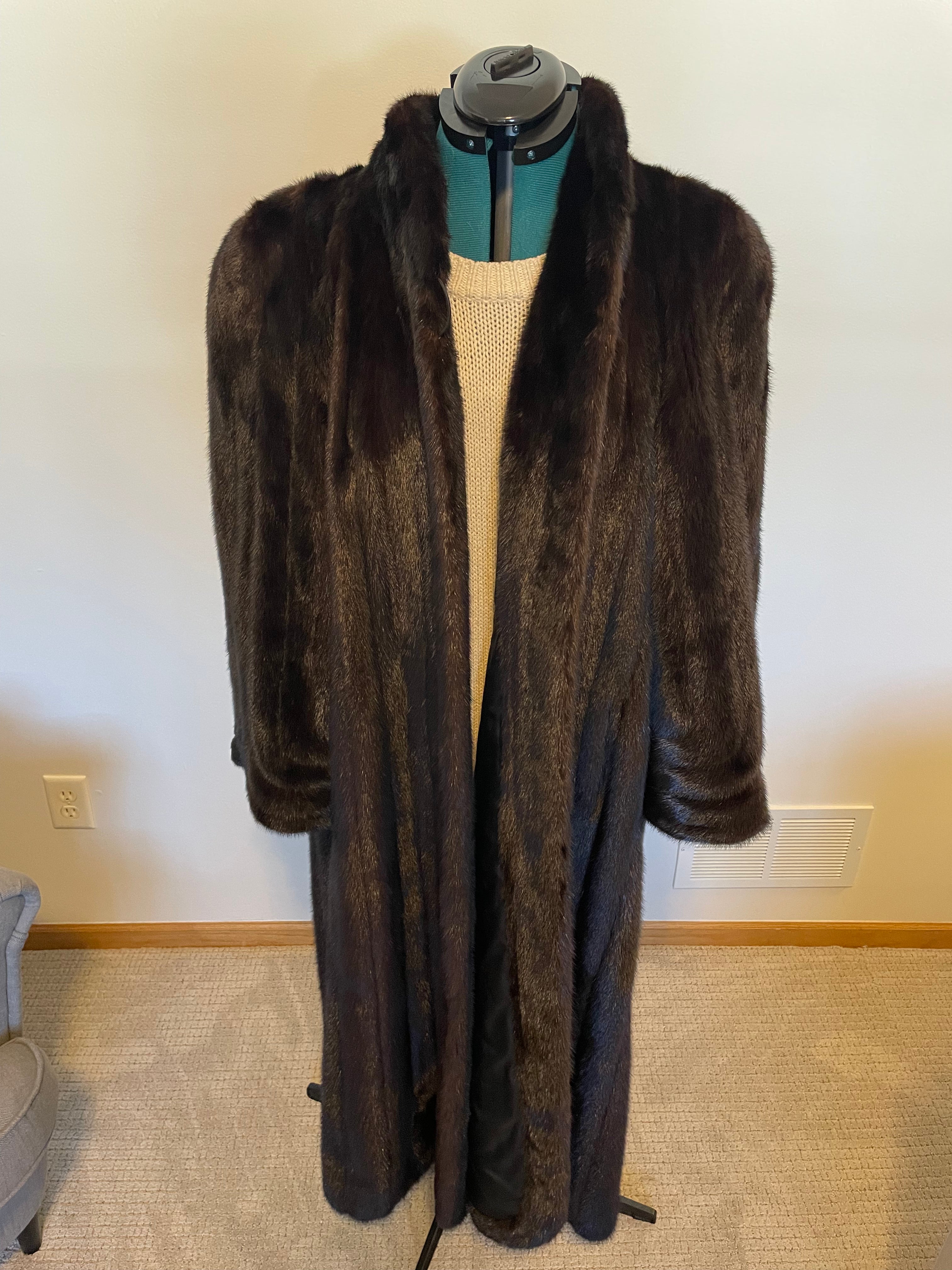 Vintage Dark Ranch Mink Fur Coat – Full Let-Out with Exceptional 100” Sweep Size. XXL to XXXL