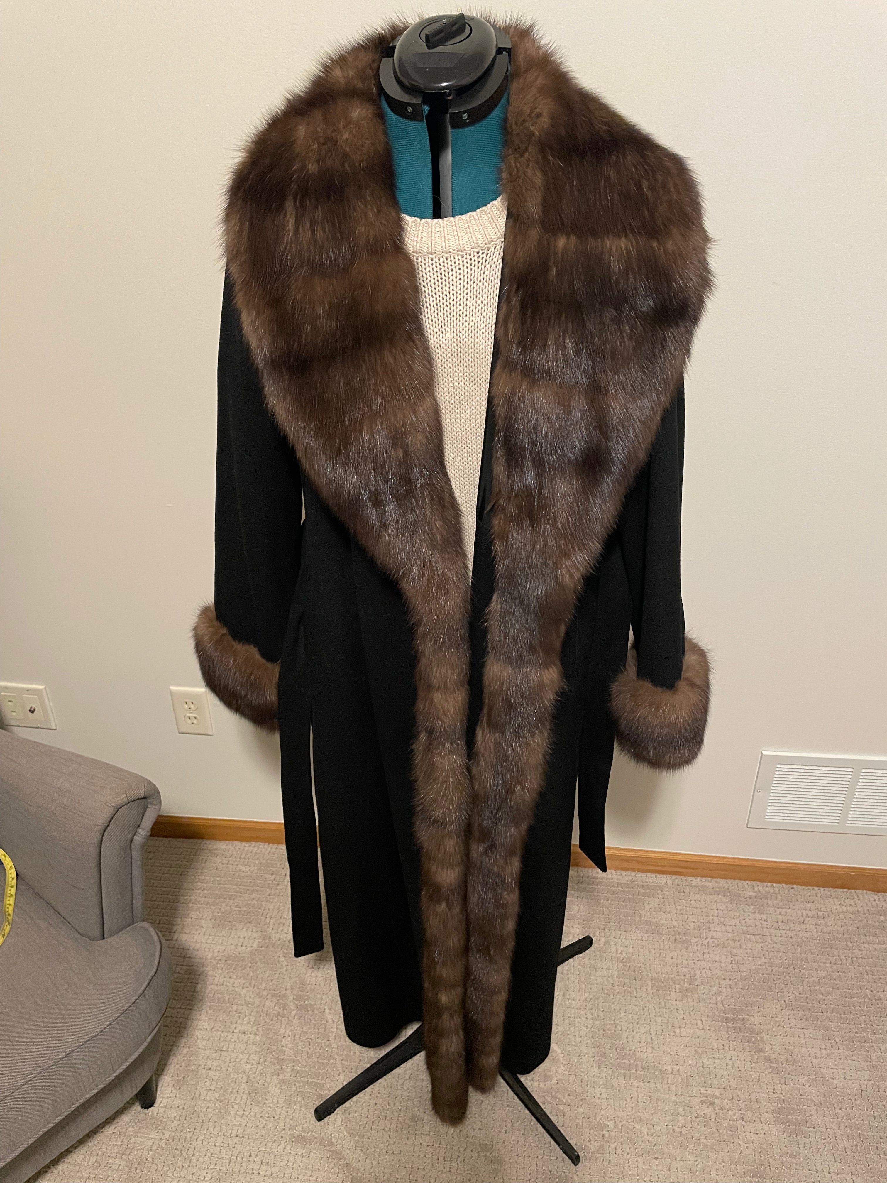 Stunning Giuliana Teso Cashmere & Sable Trim Robe Coat – Size 42 Made in Italy