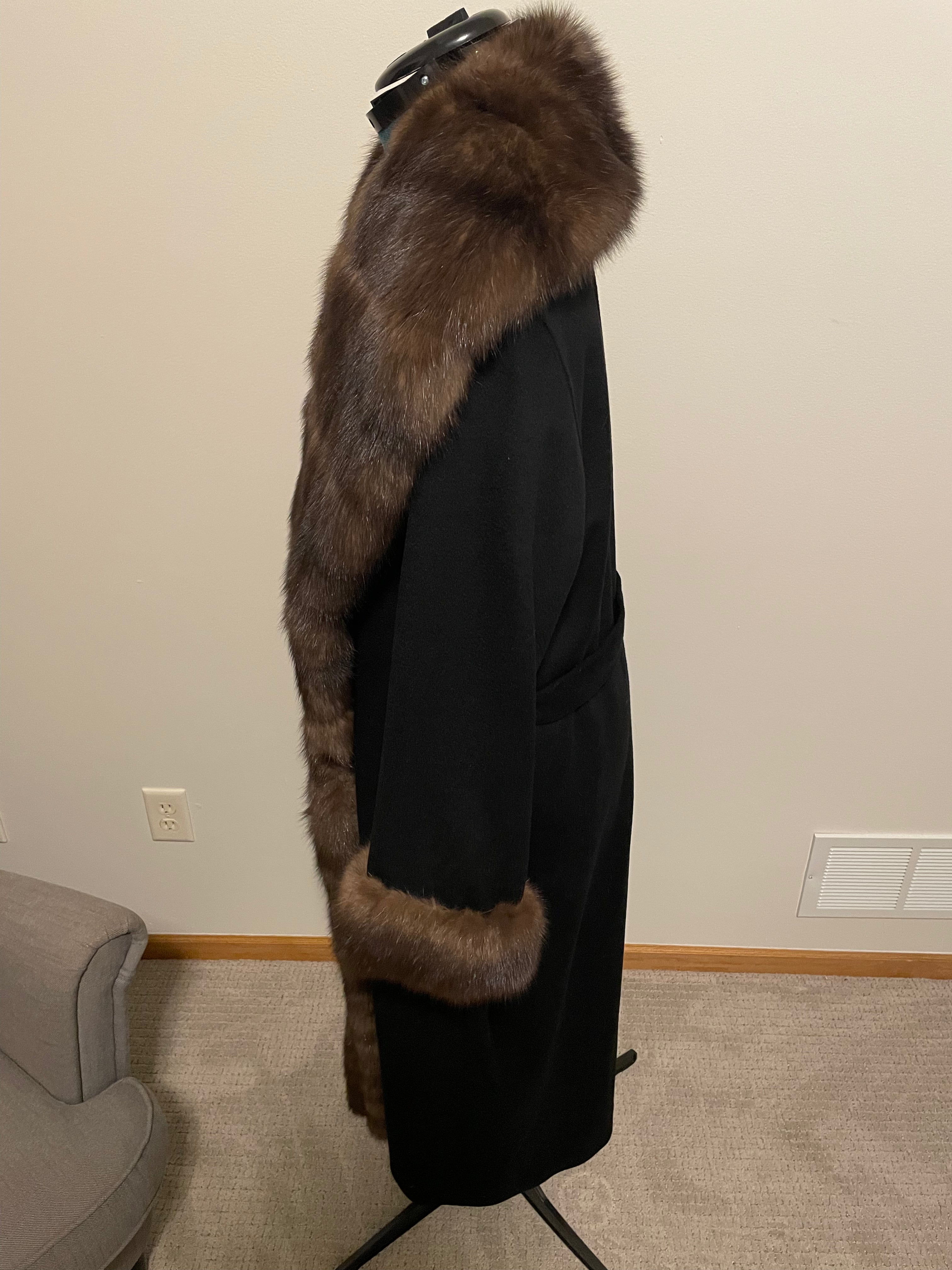 Stunning Giuliana Teso Cashmere & Sable Trim Robe Coat – Size 42 Made in Italy