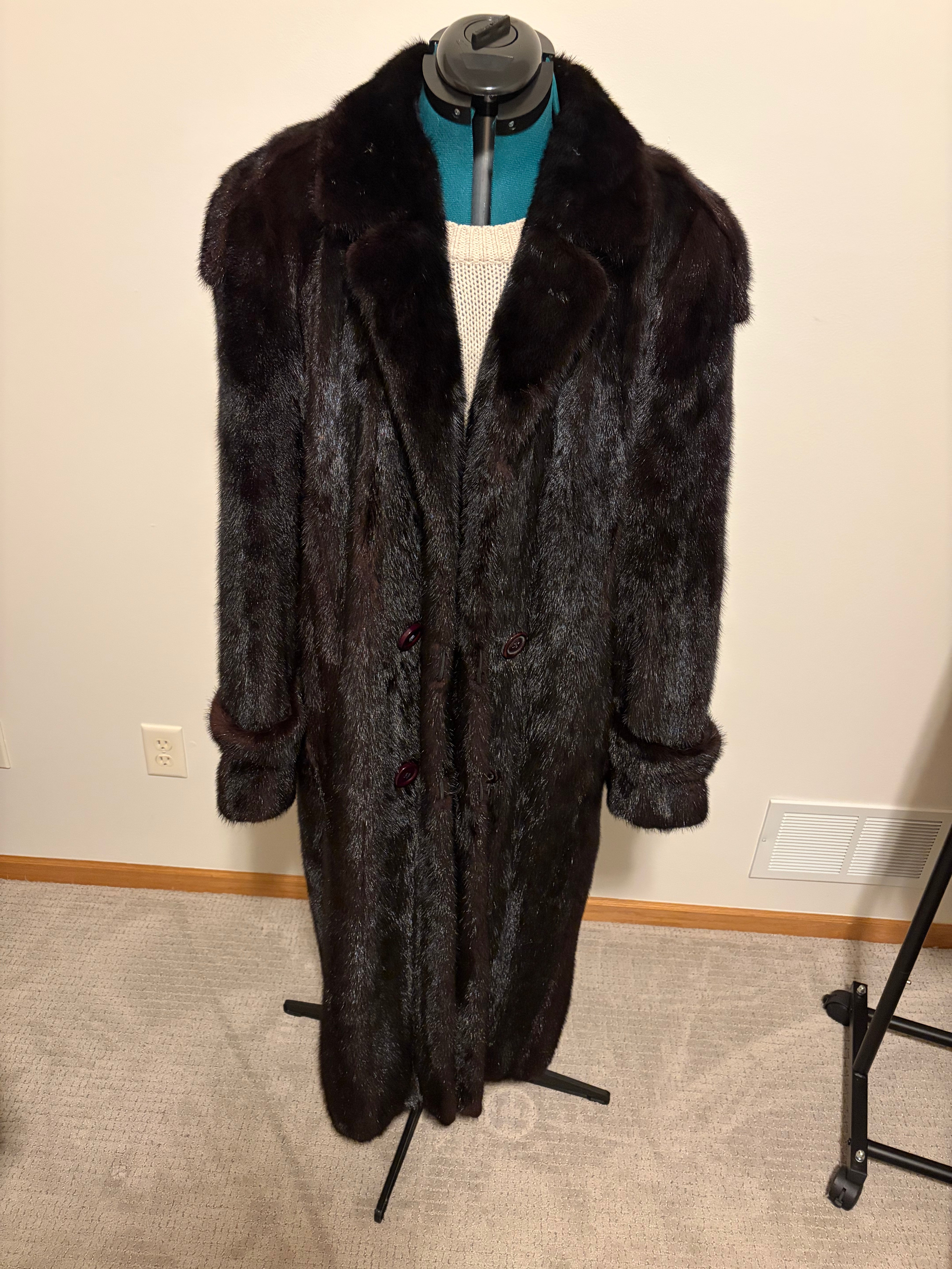 Men’s Full-Length Ranch Mink Fur Coat – 52” – Double Breasted – L/XL – Vintage V. Kimmel & Sons