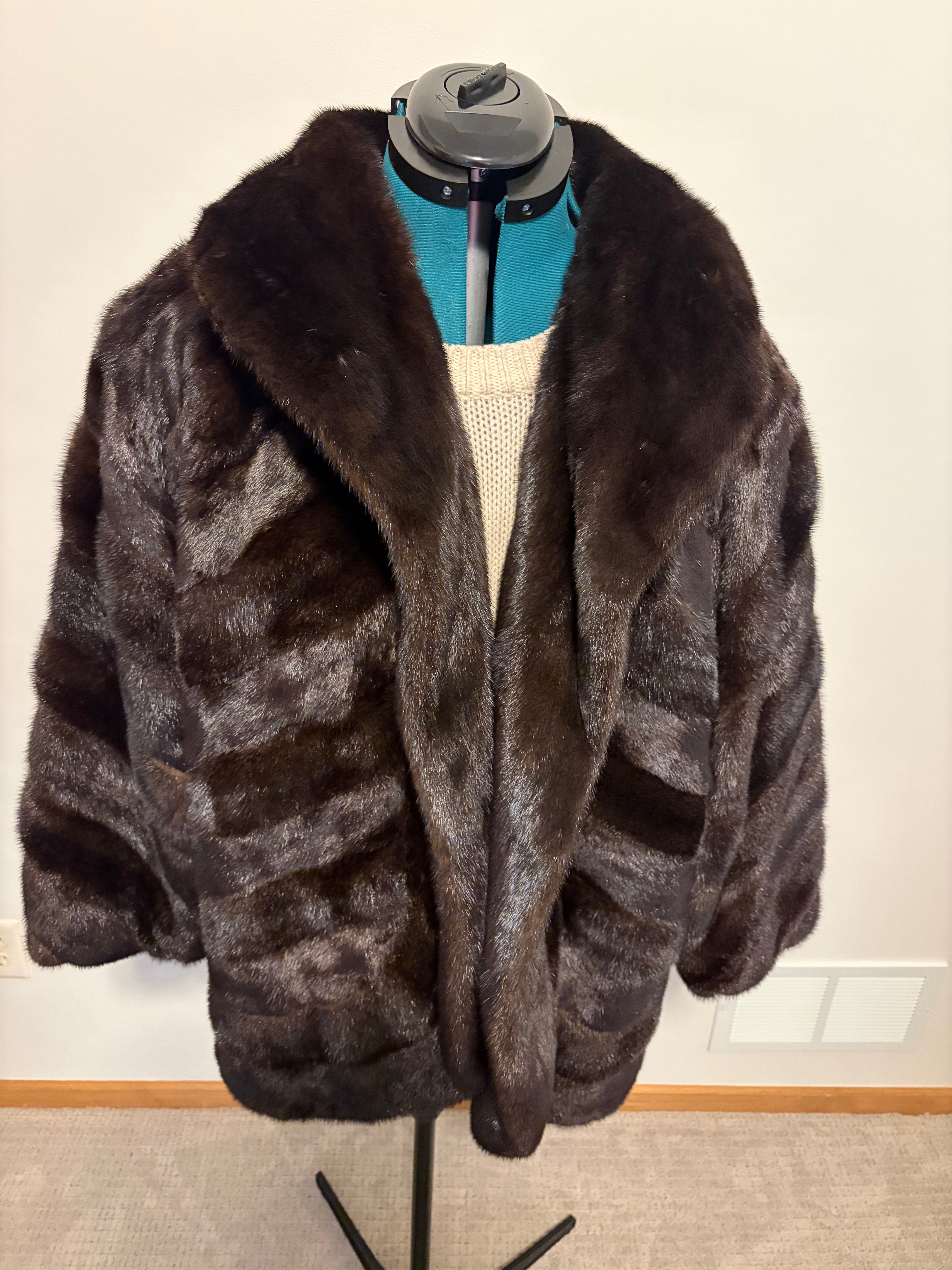 Vintage Dark Brown Mink Fur Coat Women’s M Shawl Collar Bidirectional Pattern Rich Tones 32”