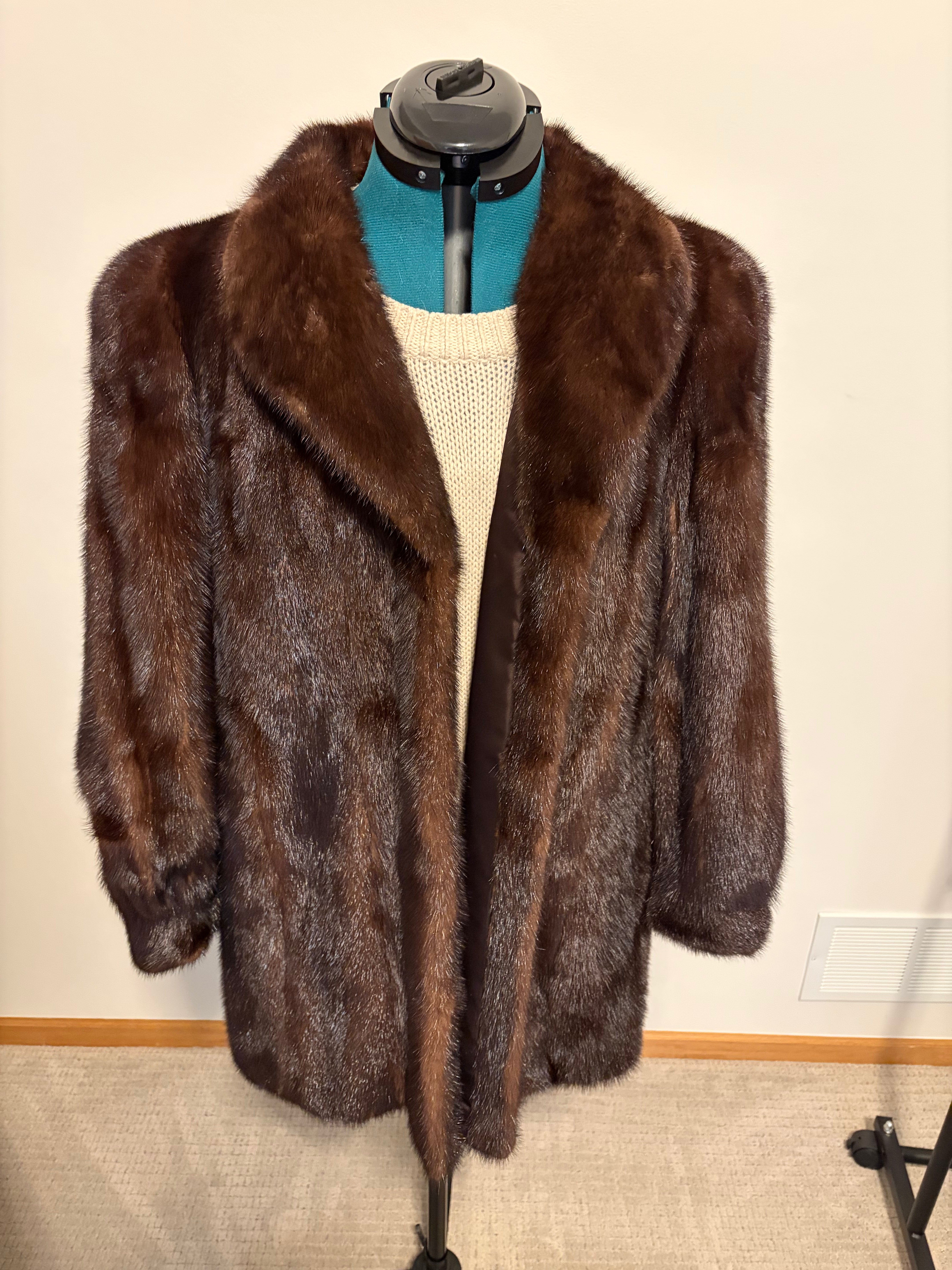 Vintage Mahogany Mink Fur Jacket Coat Women’s Medium Shawl Collar Rich Dark Brown Glamor